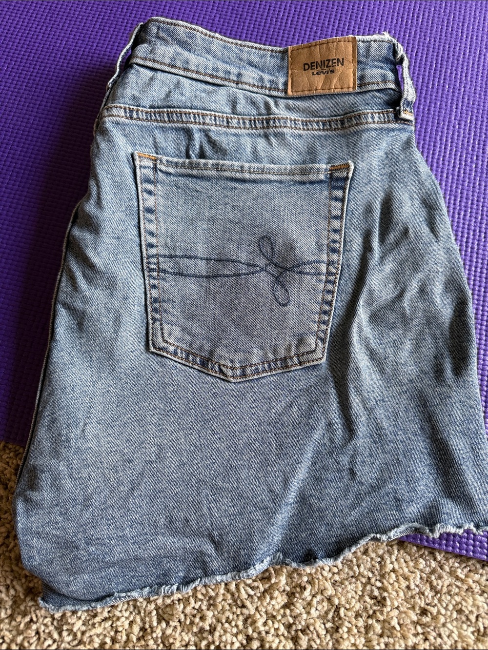 Denizen from Levi's Light Blue Distressed High-Rise Jean Shorts - Picture 4 of 4